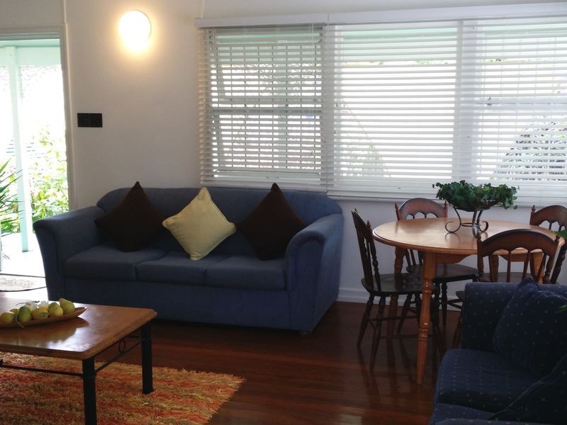 15 KILLARNEY AVENUE, Manly West QLD 4179