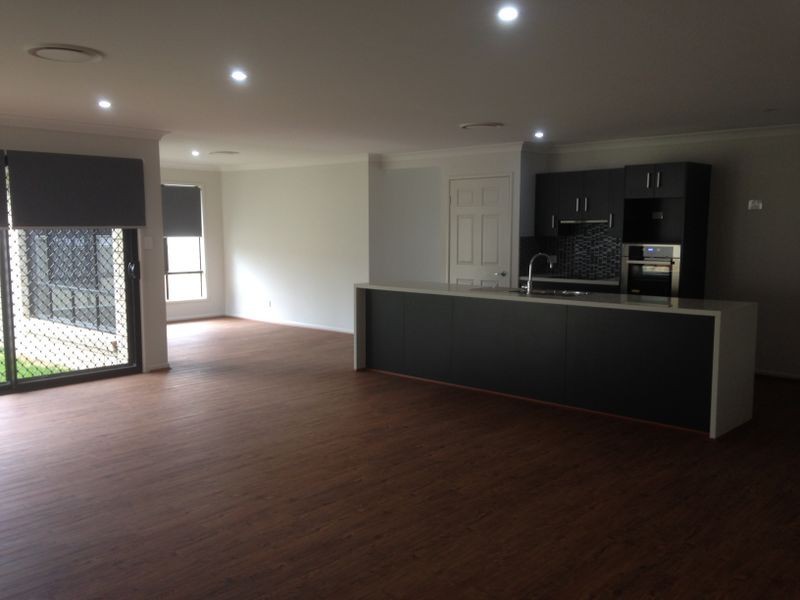 72 EMPEROR DRIVE, Redland Bay QLD 4165