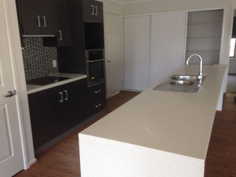 72 EMPEROR DRIVE, Redland Bay QLD 4165