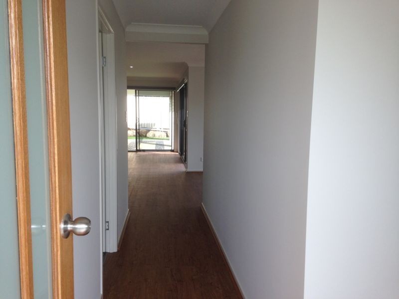 72 EMPEROR DRIVE, Redland Bay QLD 4165