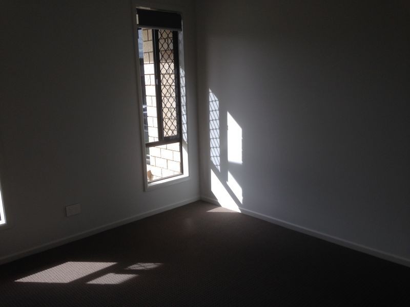 72 EMPEROR DRIVE, Redland Bay QLD 4165