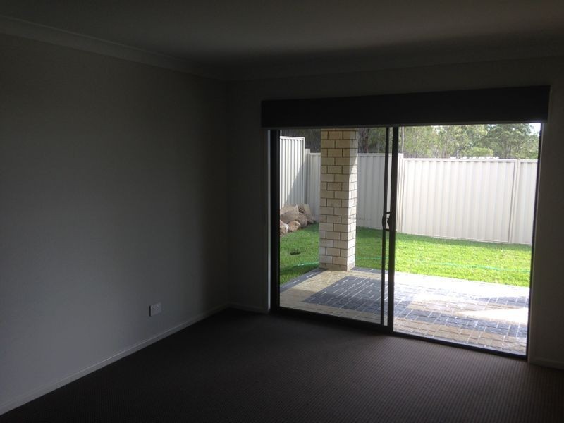 72 EMPEROR DRIVE, Redland Bay QLD 4165