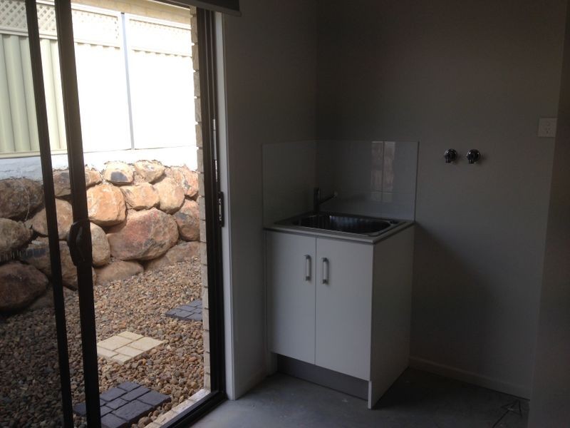 72 EMPEROR DRIVE, Redland Bay QLD 4165