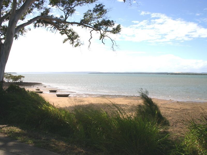 42 BROADWATER TERRACE, Redland Bay QLD 4165