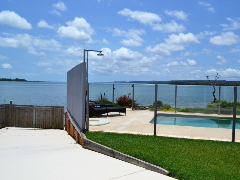 55 Bay Drive, Russell Island QLD 4184