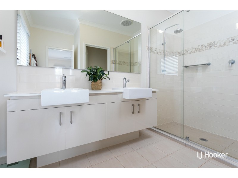 19 Cane Street, Redland Bay QLD 4165