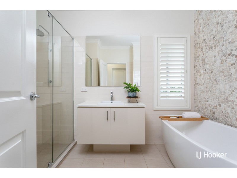 19 Cane Street, Redland Bay QLD 4165