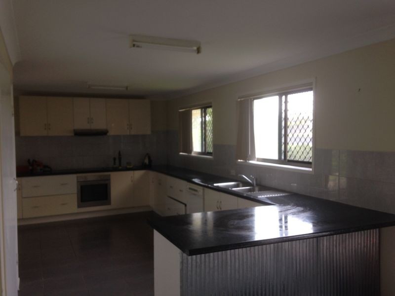 106 GILES ROAD, Redland Bay QLD 4165