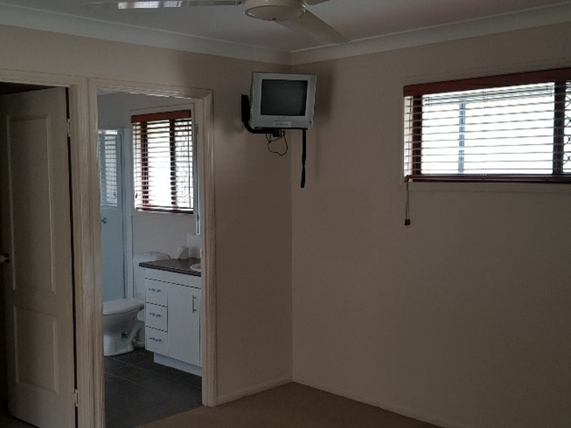 3 Bluefin Court, Redland Bay QLD 4165