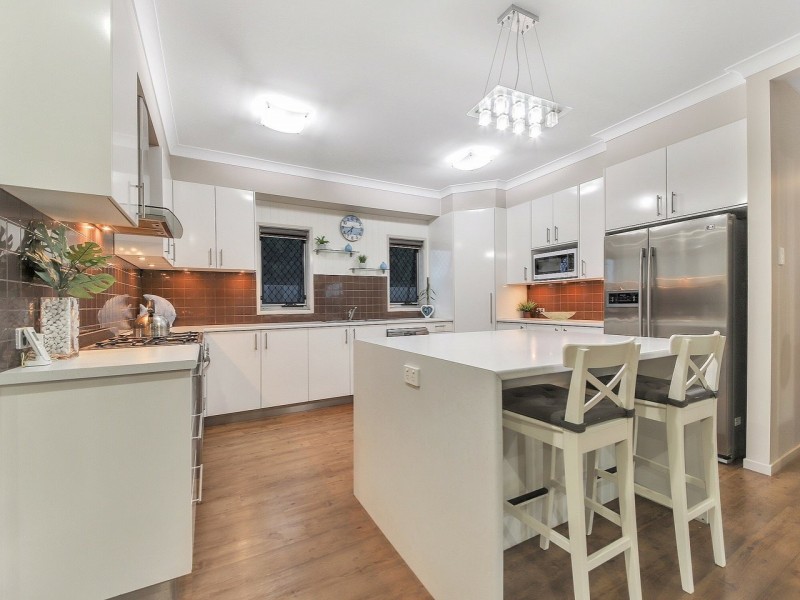 5 AQUILA STREET, Redland Bay QLD 4165