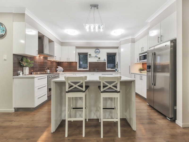 5 AQUILA STREET, Redland Bay QLD 4165