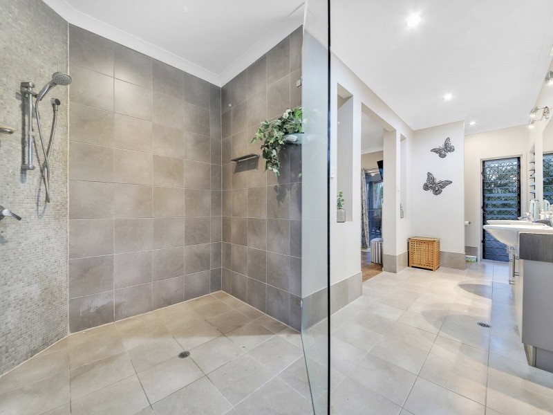 5 AQUILA STREET, Redland Bay QLD 4165