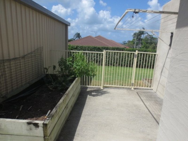4 Sandy Cove Place, Redland Bay QLD 4165