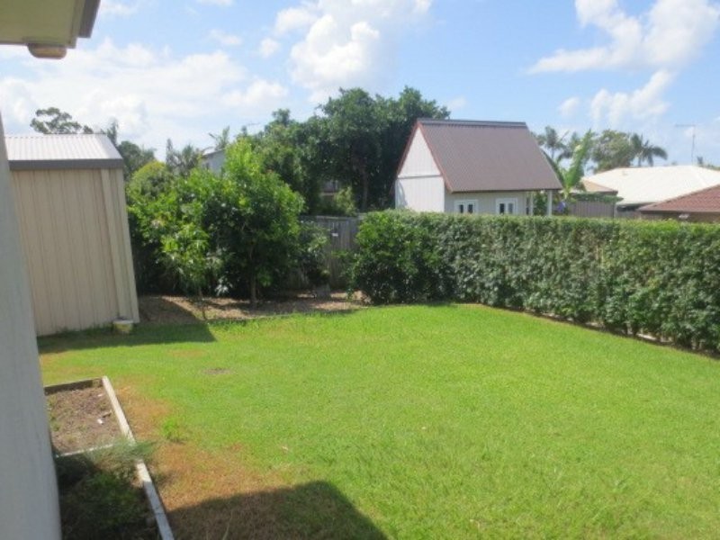 4 Sandy Cove Place, Redland Bay QLD 4165
