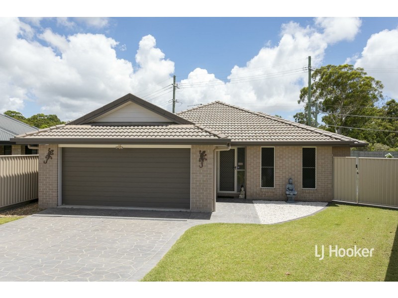 64 Lancaster Circuit, Redland Bay QLD 4165