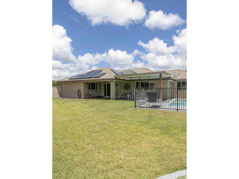 64 Lancaster Circuit, Redland Bay QLD 4165