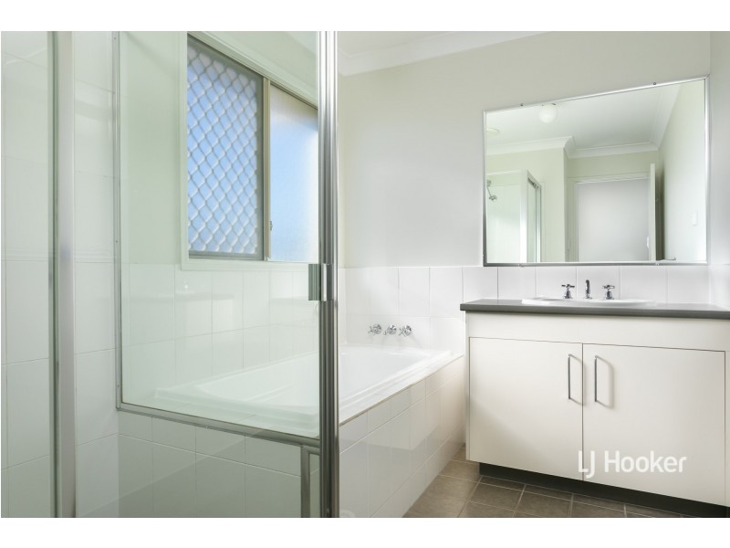 2 Camphor Court, Victoria Point QLD 4165