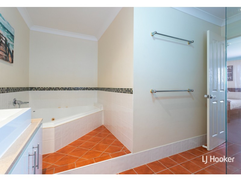 14 Wilohurst Drive, Redland Bay QLD 4165