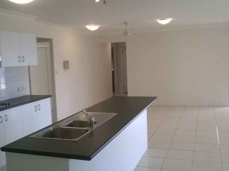 1 LIZARD PLACE, Redland Bay QLD 4165