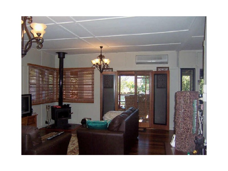 6 Oakland Avenue, Redland Bay QLD 4165