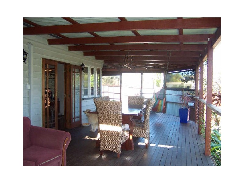 6 Oakland Avenue, Redland Bay QLD 4165