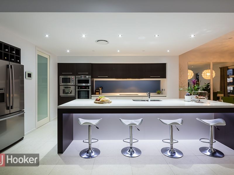 5 WHITE STREET, Victoria Point QLD 4165