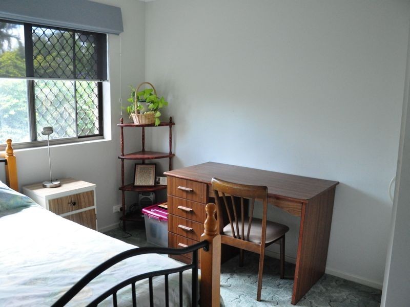 2 BANKSIA STREET, Redland Bay QLD 4165