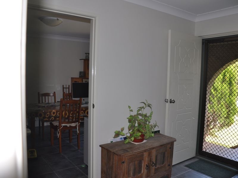 2 BANKSIA STREET, Redland Bay QLD 4165