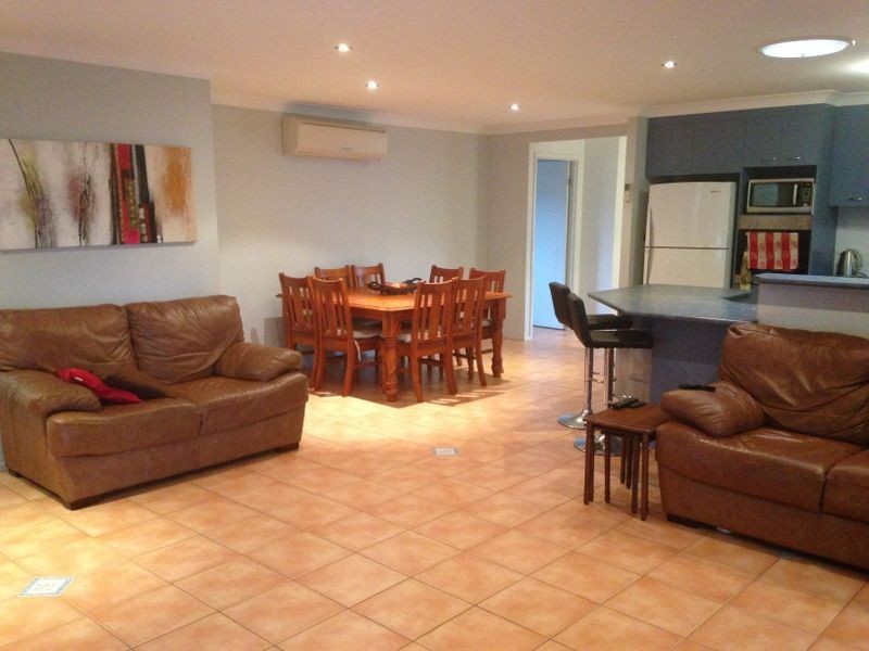 5 LANYARD PLACE, Redland Bay QLD 4165