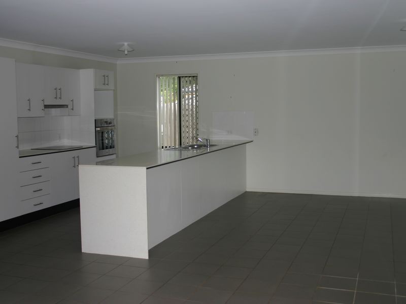 28 STANAWAY PLACE, Bellbowrie QLD 4070