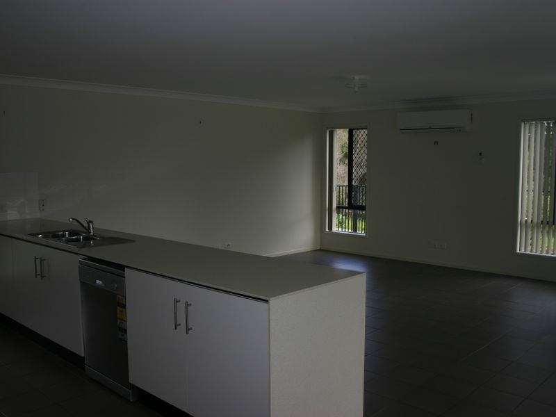 28 STANAWAY PLACE, Bellbowrie QLD 4070