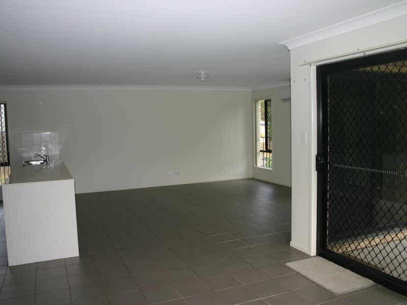 28 STANAWAY PLACE, Bellbowrie QLD 4070