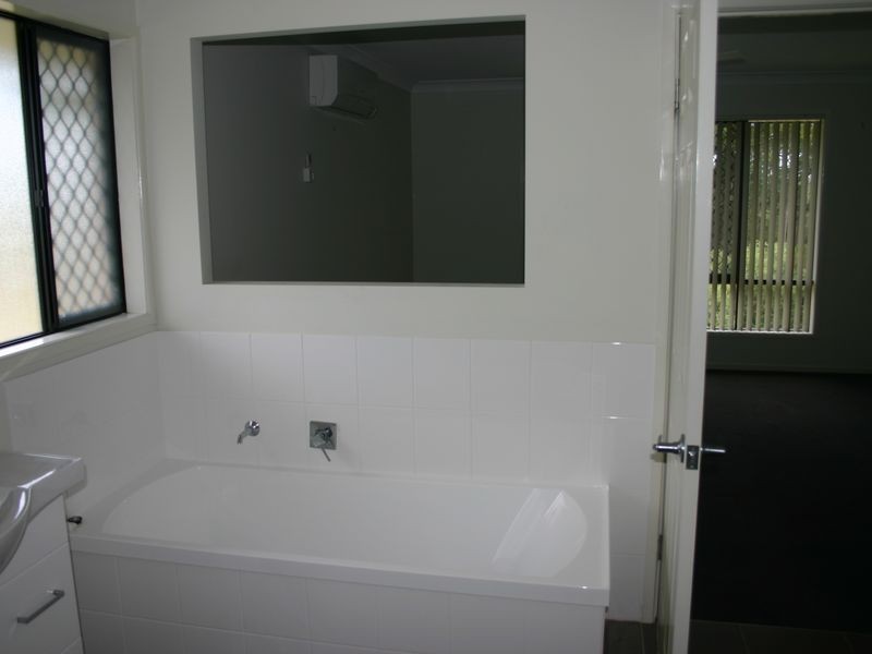 28 STANAWAY PLACE, Bellbowrie QLD 4070