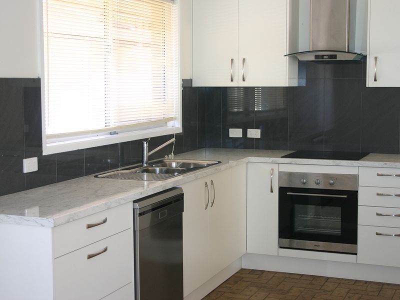 105 TORQUAY ROAD, Redland Bay QLD 4165