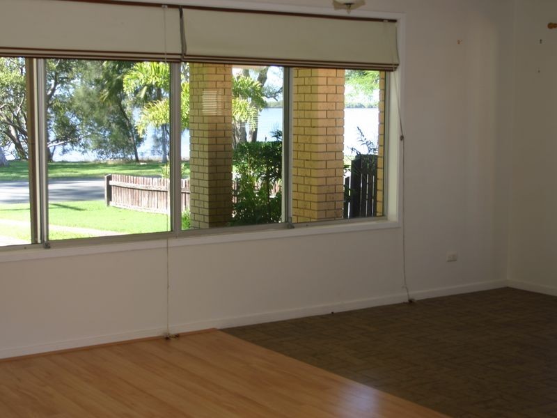 105 TORQUAY ROAD, Redland Bay QLD 4165