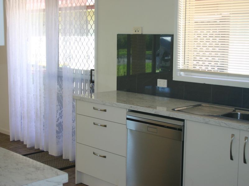 105 TORQUAY ROAD, Redland Bay QLD 4165