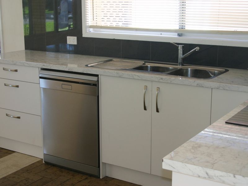 105 TORQUAY ROAD, Redland Bay QLD 4165