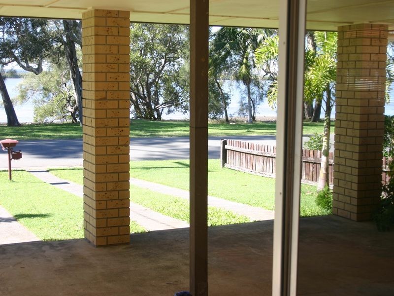 105 TORQUAY ROAD, Redland Bay QLD 4165