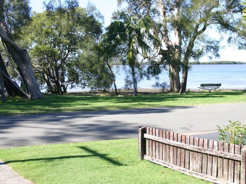 105 TORQUAY ROAD, Redland Bay QLD 4165
