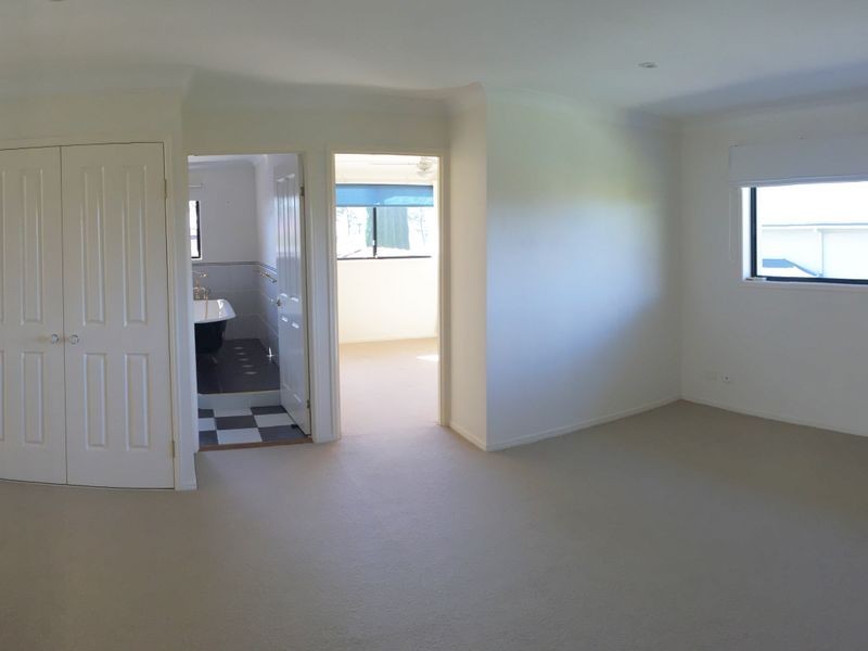 24 THE RAMPART, Redland Bay QLD 4165