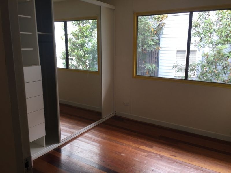 51 WAVERLEY ROAD, Camp Hill QLD 4152