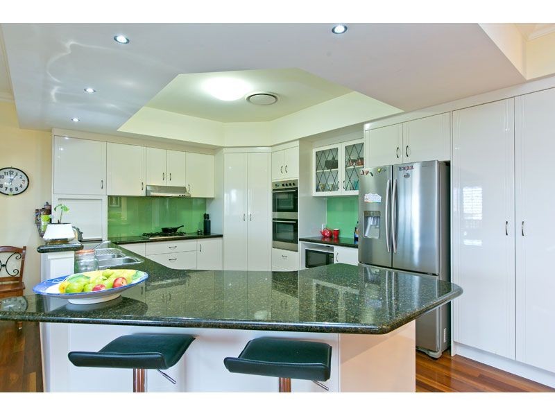 12 IRWIN PLACE, Redland Bay QLD 4165