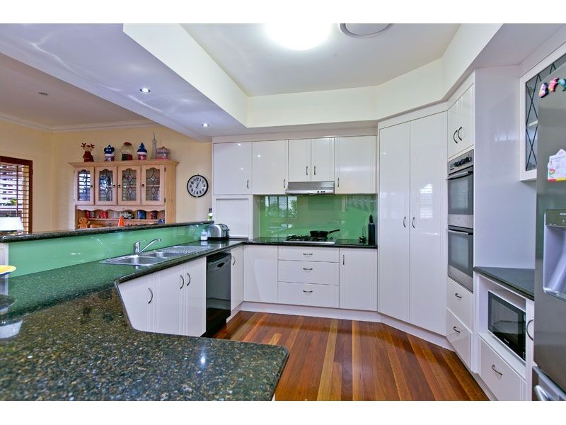 12 IRWIN PLACE, Redland Bay QLD 4165