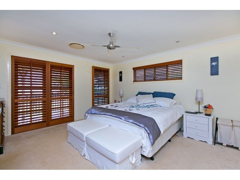 12 IRWIN PLACE, Redland Bay QLD 4165