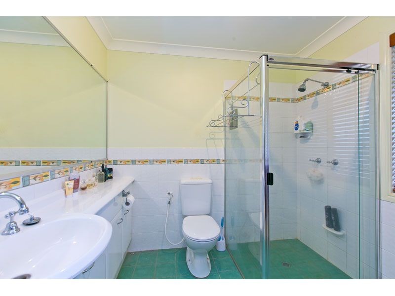 12 IRWIN PLACE, Redland Bay QLD 4165