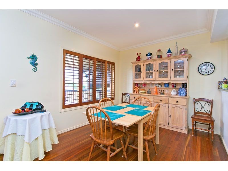 12 IRWIN PLACE, Redland Bay QLD 4165