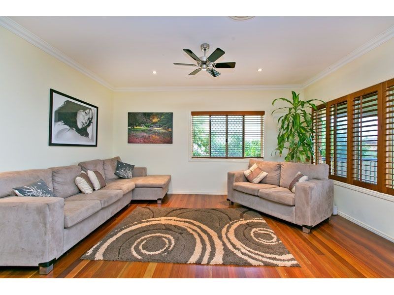 12 IRWIN PLACE, Redland Bay QLD 4165