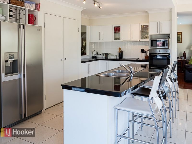 72 Penzance Drive, Redland Bay QLD 4165