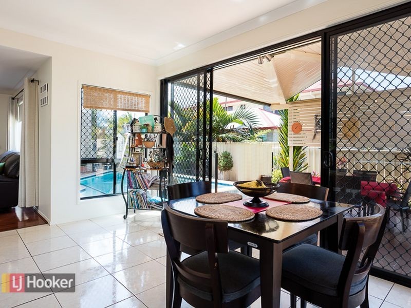 72 Penzance Drive, Redland Bay QLD 4165