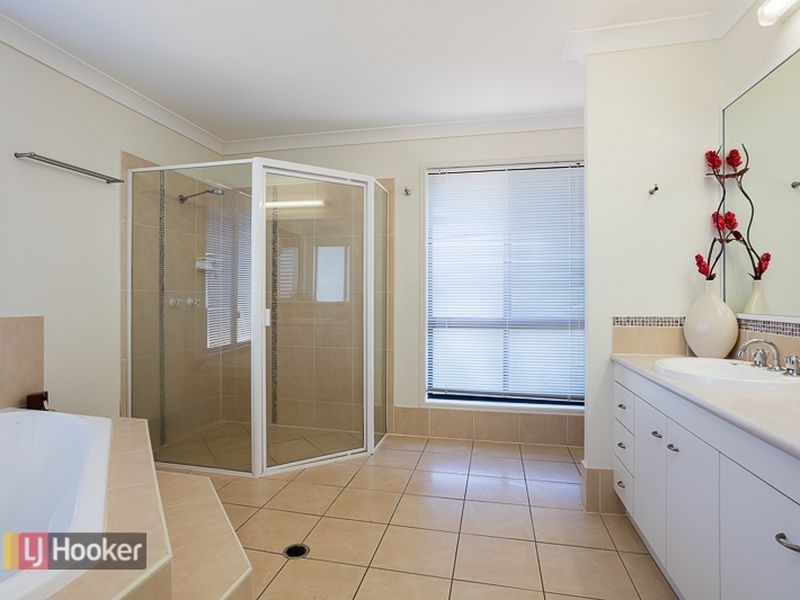 72 Penzance Drive, Redland Bay QLD 4165